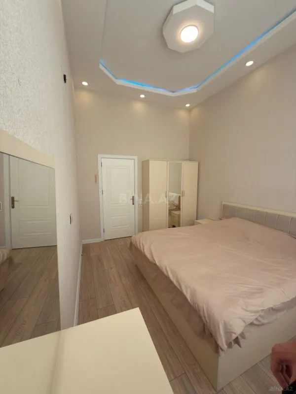Satılır 2 otaqlı mənzil 82 m²