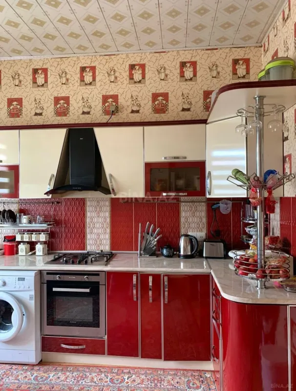 Satılır 4 otaqlı həyət evi 250 m²