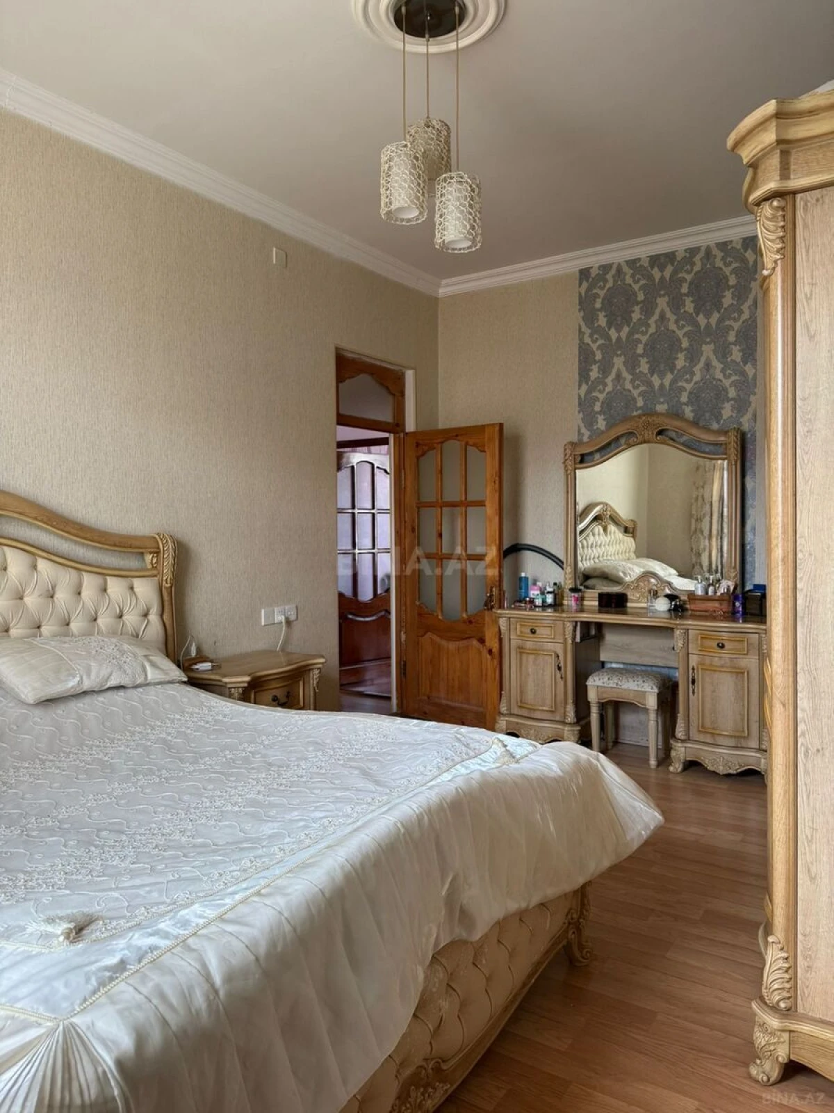 Satılır 4 otaqlı həyət evi 250 m²