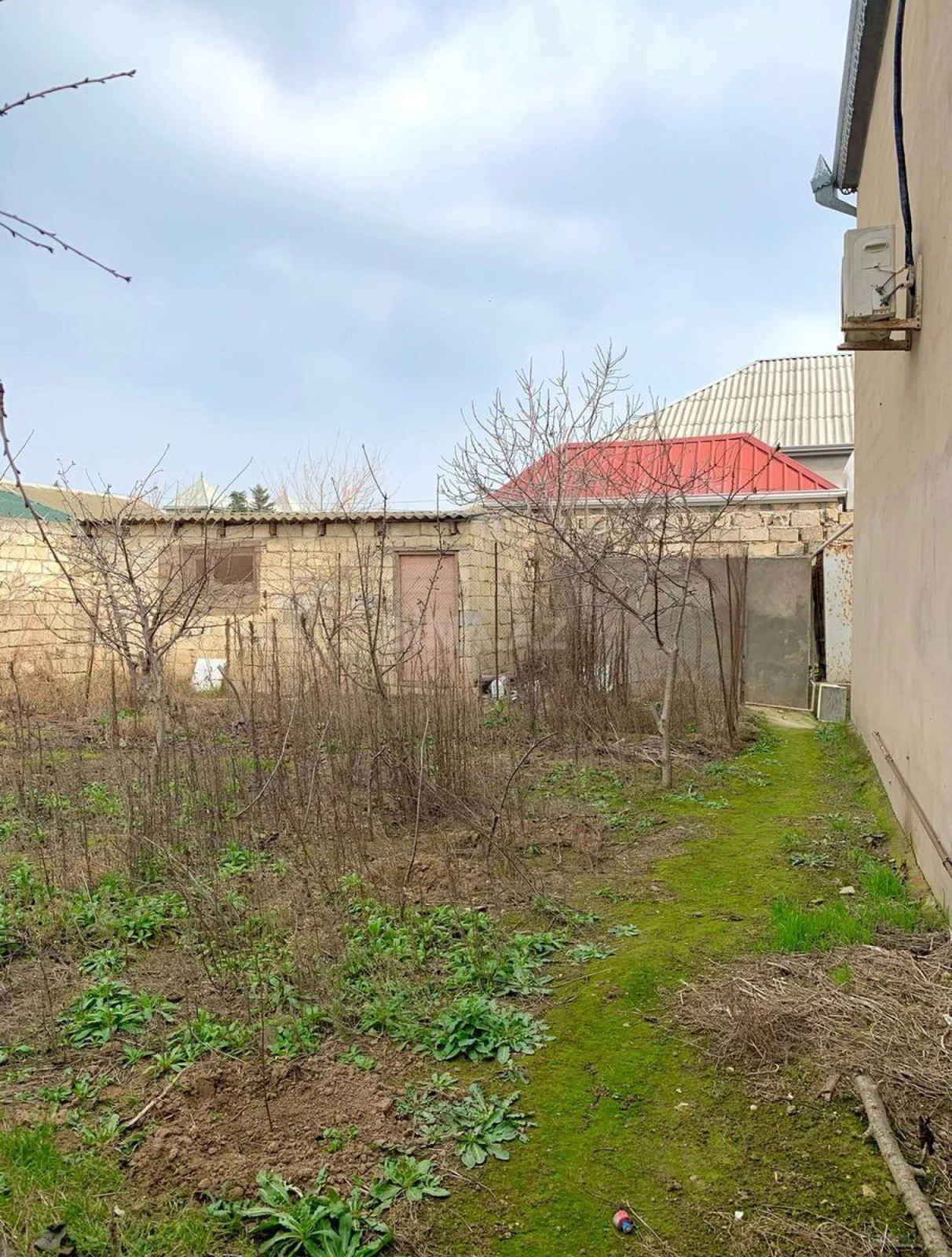 Satılır 4 otaqlı həyət evi 250 m²