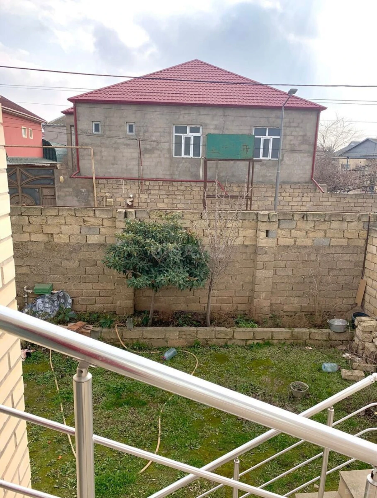 Satılır 4 otaqlı həyət evi 250 m²