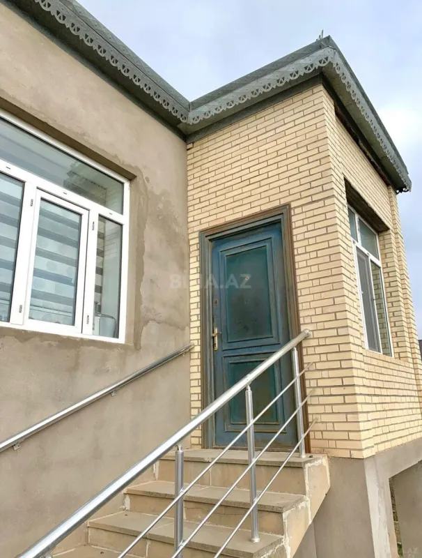 Satılır 4 otaqlı həyət evi 250 m²