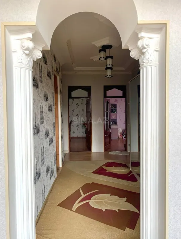 Satılır 4 otaqlı həyət evi 250 m²