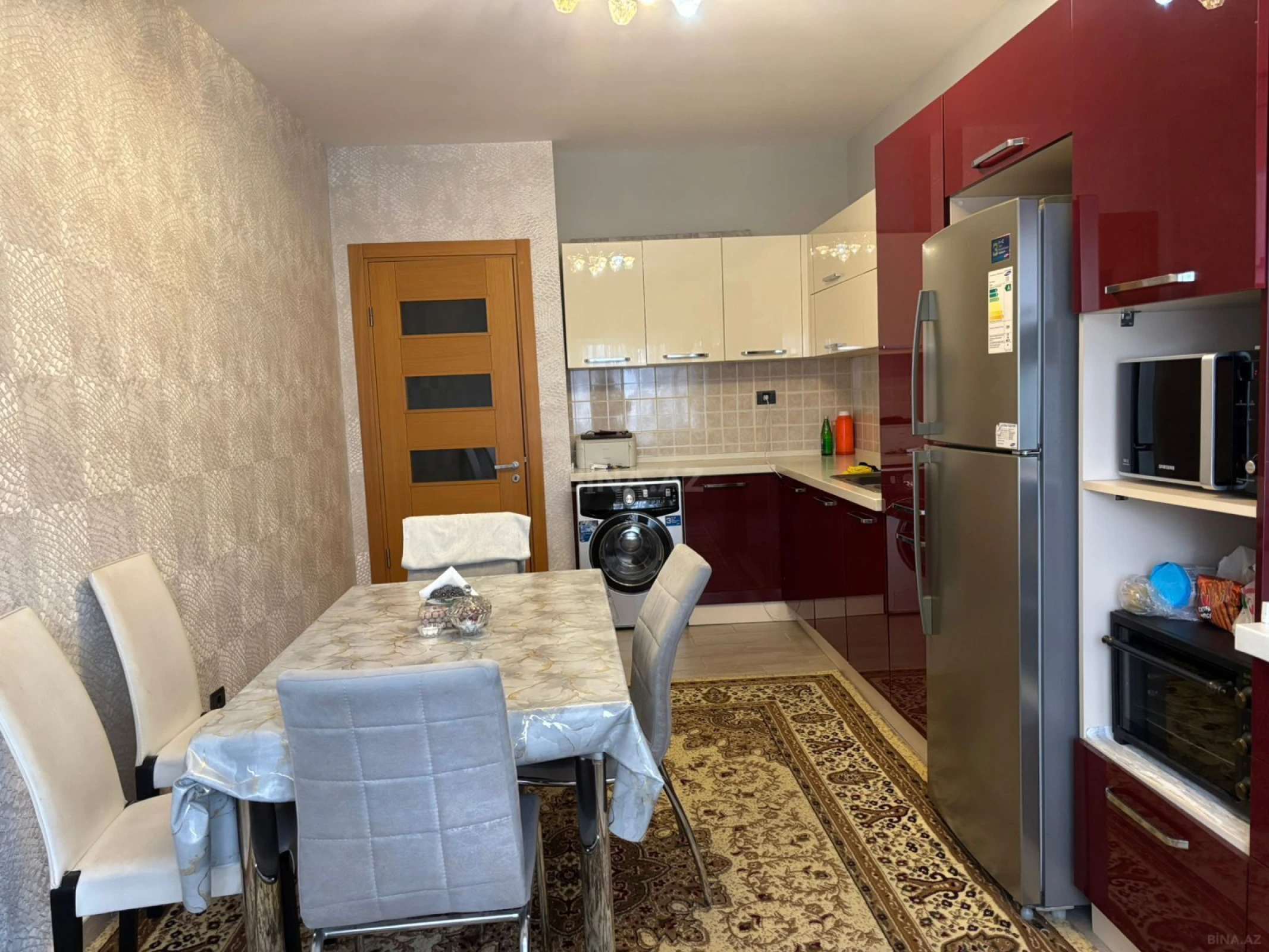 Kirayə verilir 2 otaqlı mənzil 90 m²