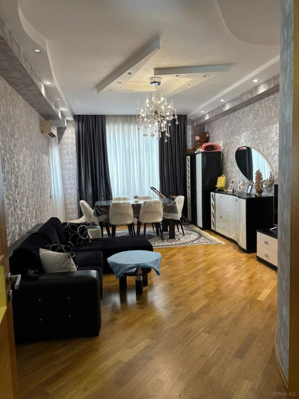 Kirayə verilir 2 otaqlı mənzil 90 m²