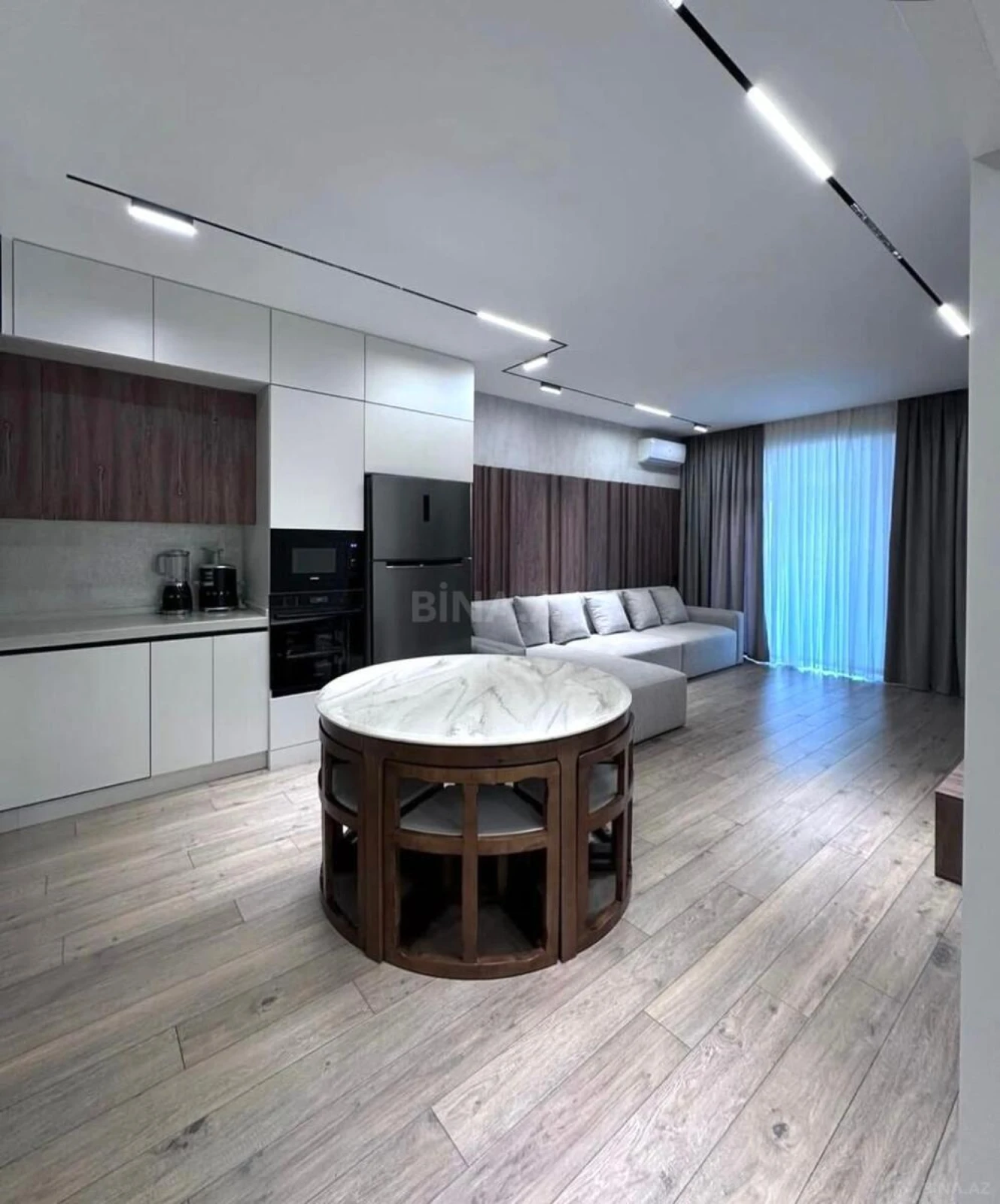 Kirayə verilir 3 otaqlı mənzil 150 m²