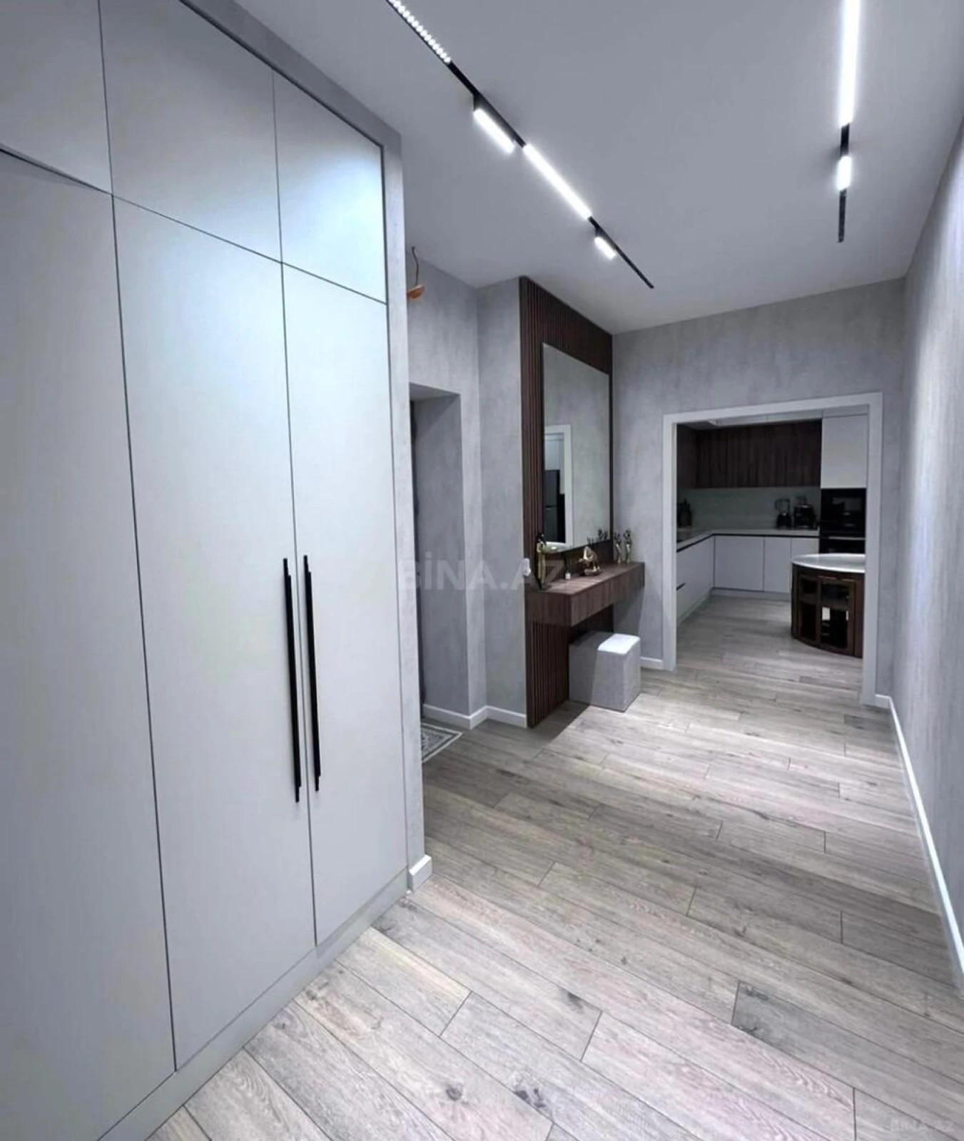 Kirayə verilir 3 otaqlı mənzil 150 m²