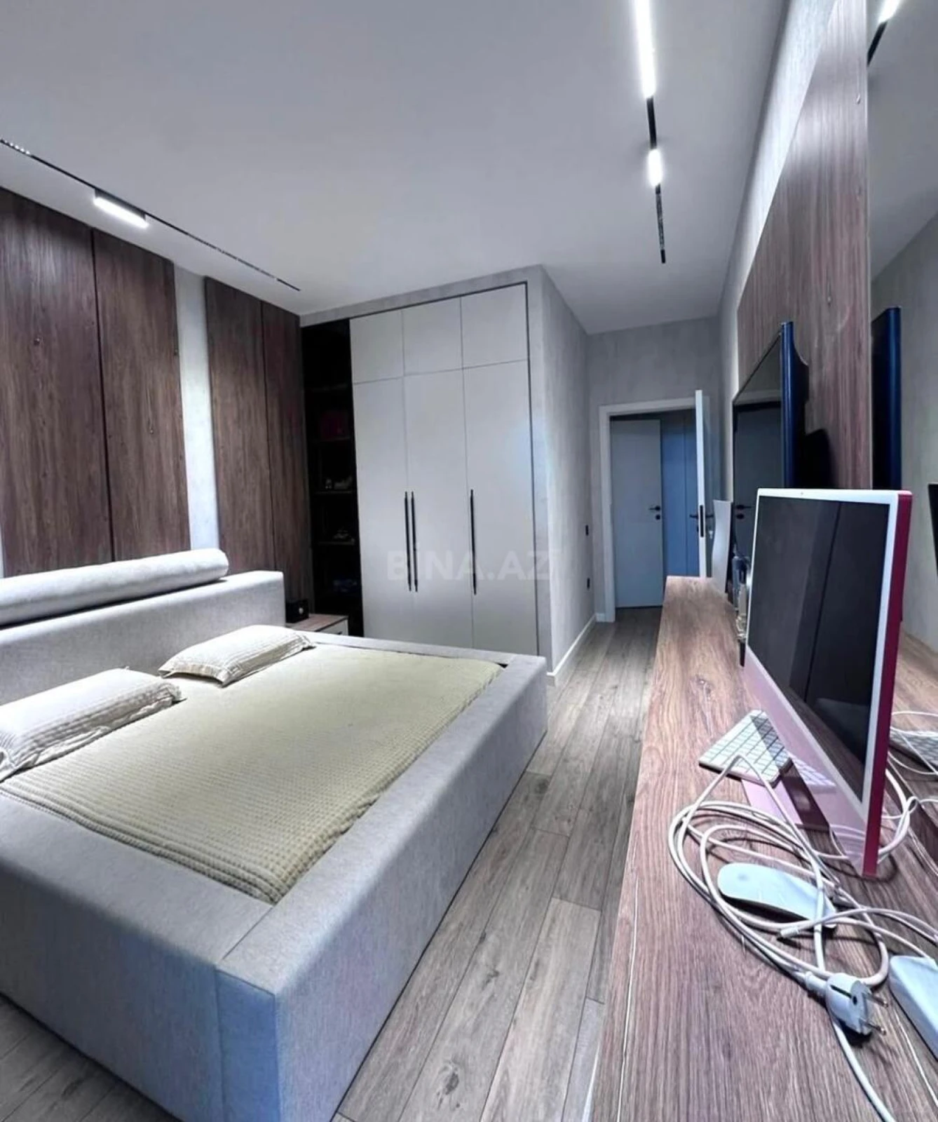 Kirayə verilir 3 otaqlı mənzil 150 m²