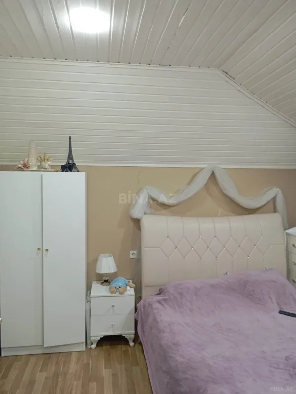 Satılır 5 otaqlı həyət evi 300 m²