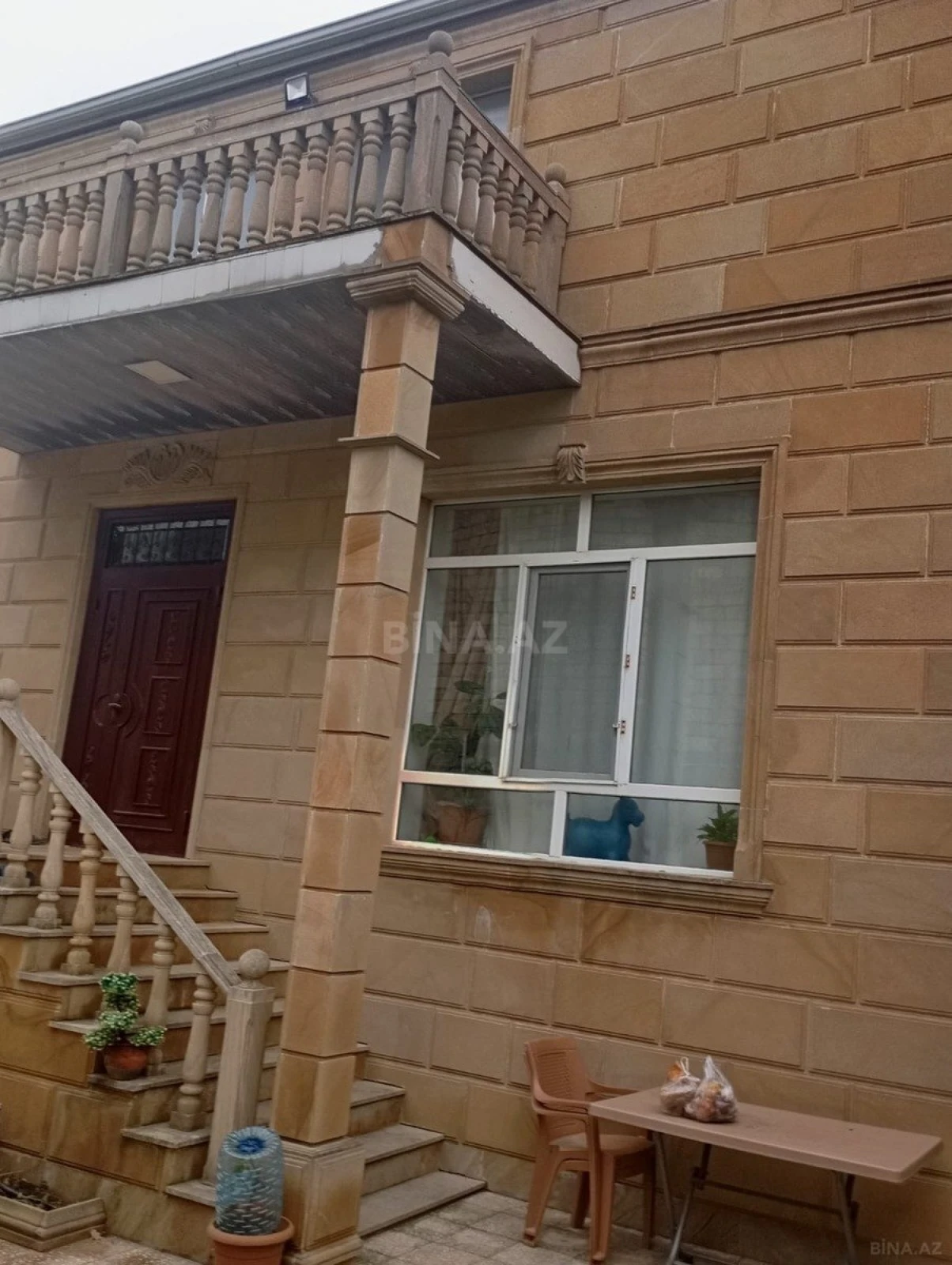 Satılır 5 otaqlı həyət evi 300 m²