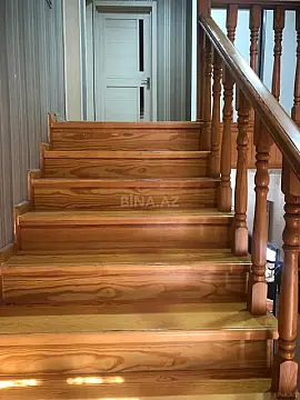 Satılır 5 otaqlı həyət evi 300 m²