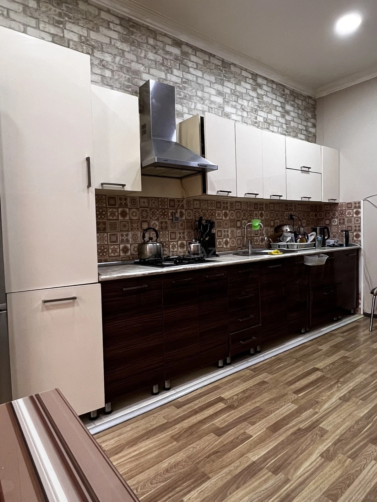 Satılır 5 otaqlı həyət evi 300 m²
