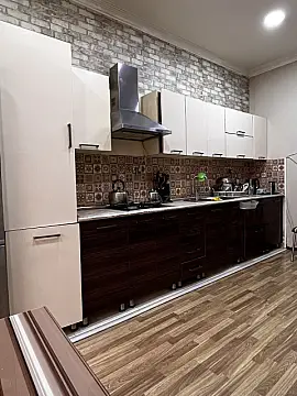 Satılır 5 otaqlı həyət evi 300 m²