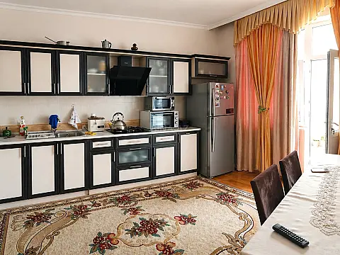Satılır 3 otaqlı mənzil 120 m²