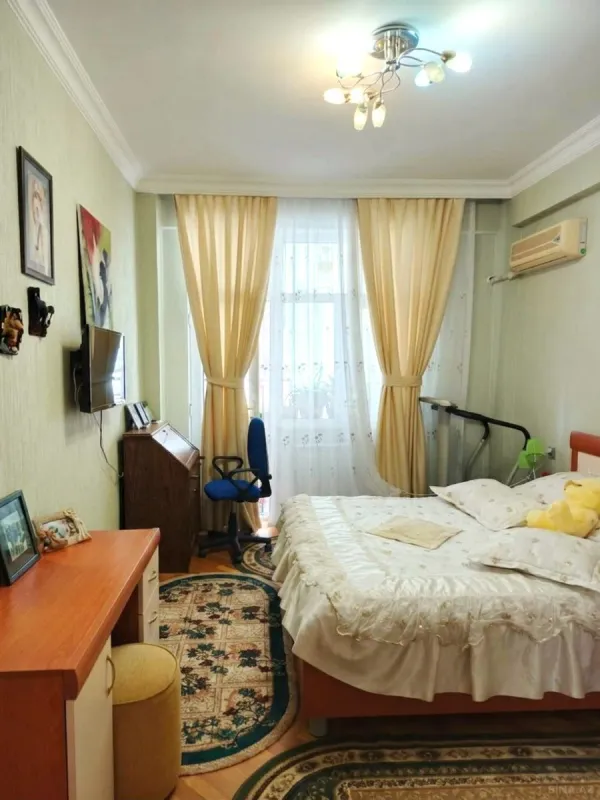 Satılır 3 otaqlı mənzil 120 m²