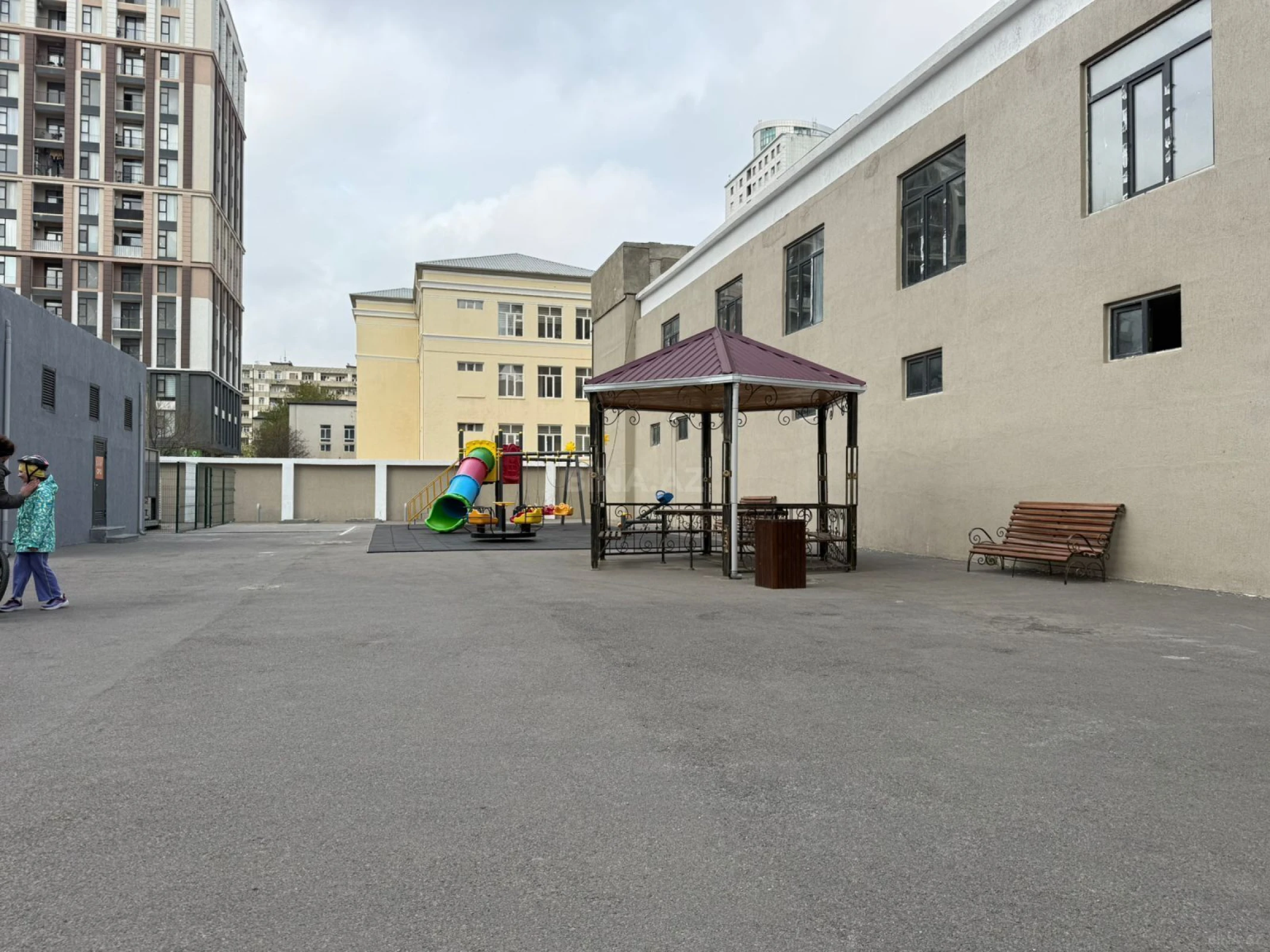 Satılır 2 otaqlı mənzil 80 m²