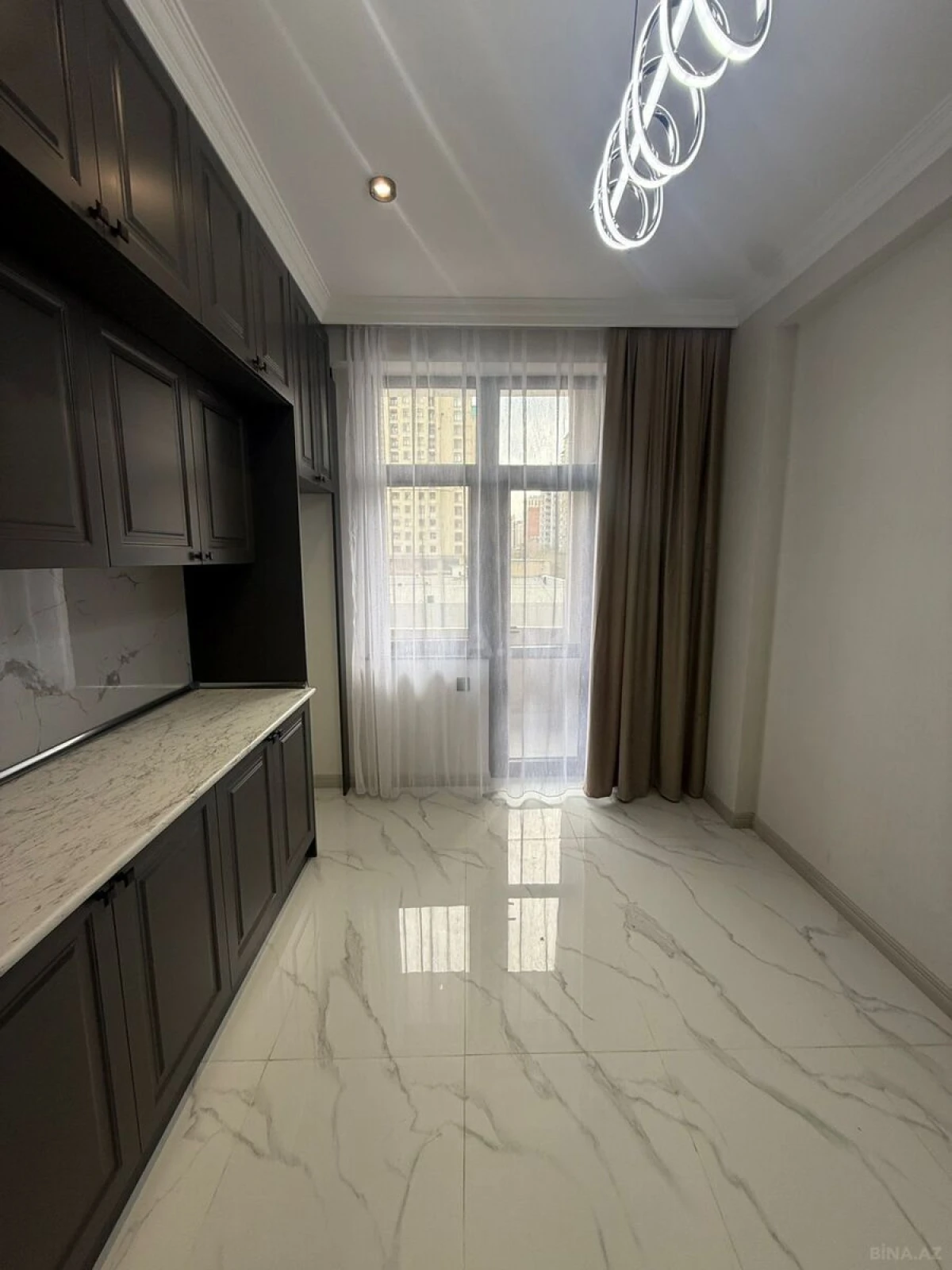 Satılır 2 otaqlı mənzil 80 m²