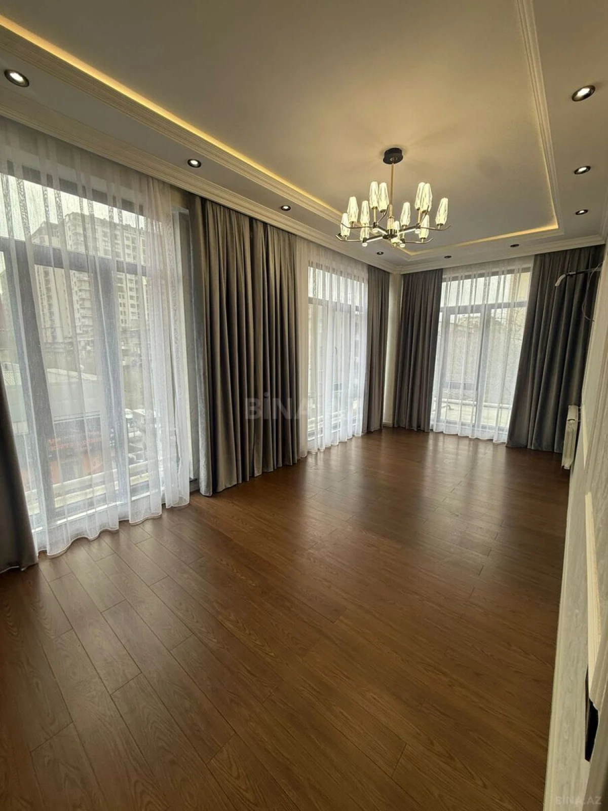 Satılır 2 otaqlı mənzil 80 m²