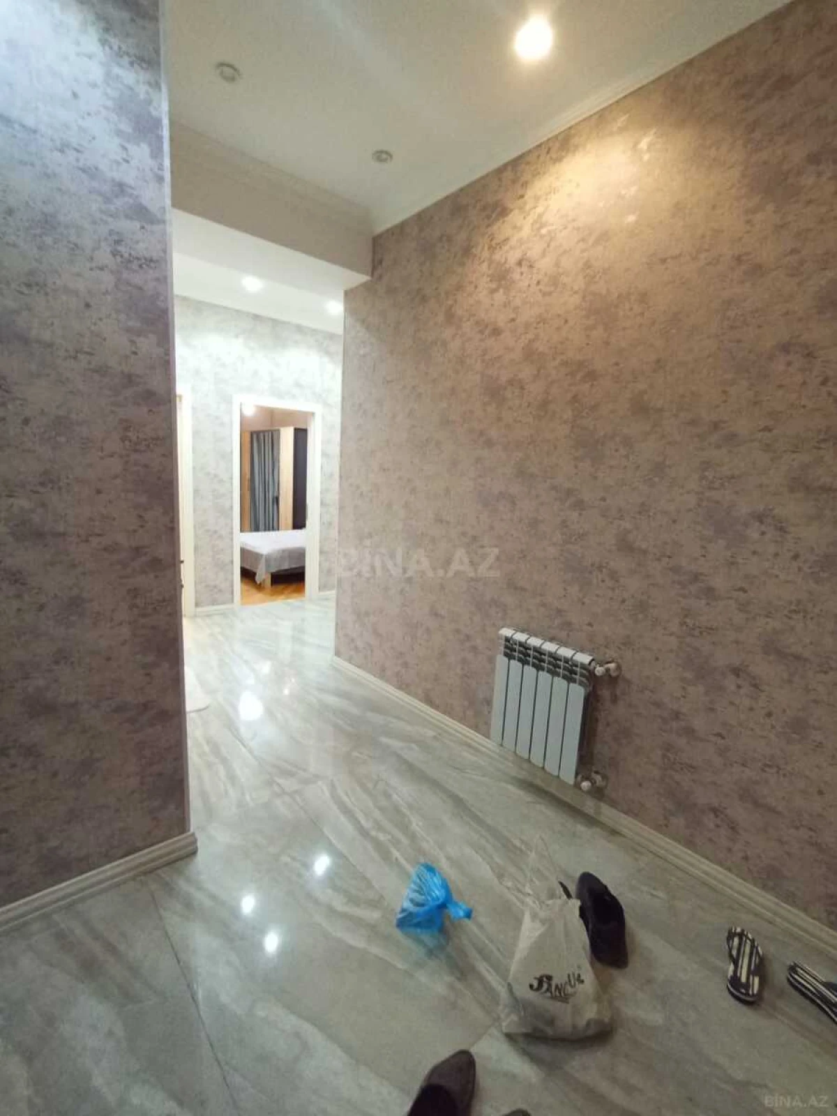 Kirayə verilir 2 otaqlı mənzil 92 m²
