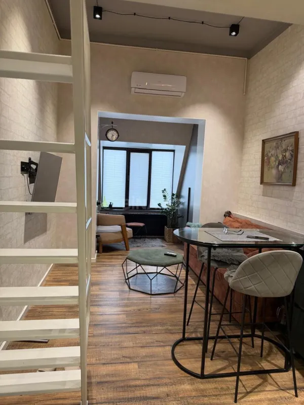 Satılır 1 otaqlı mənzil 38 m²