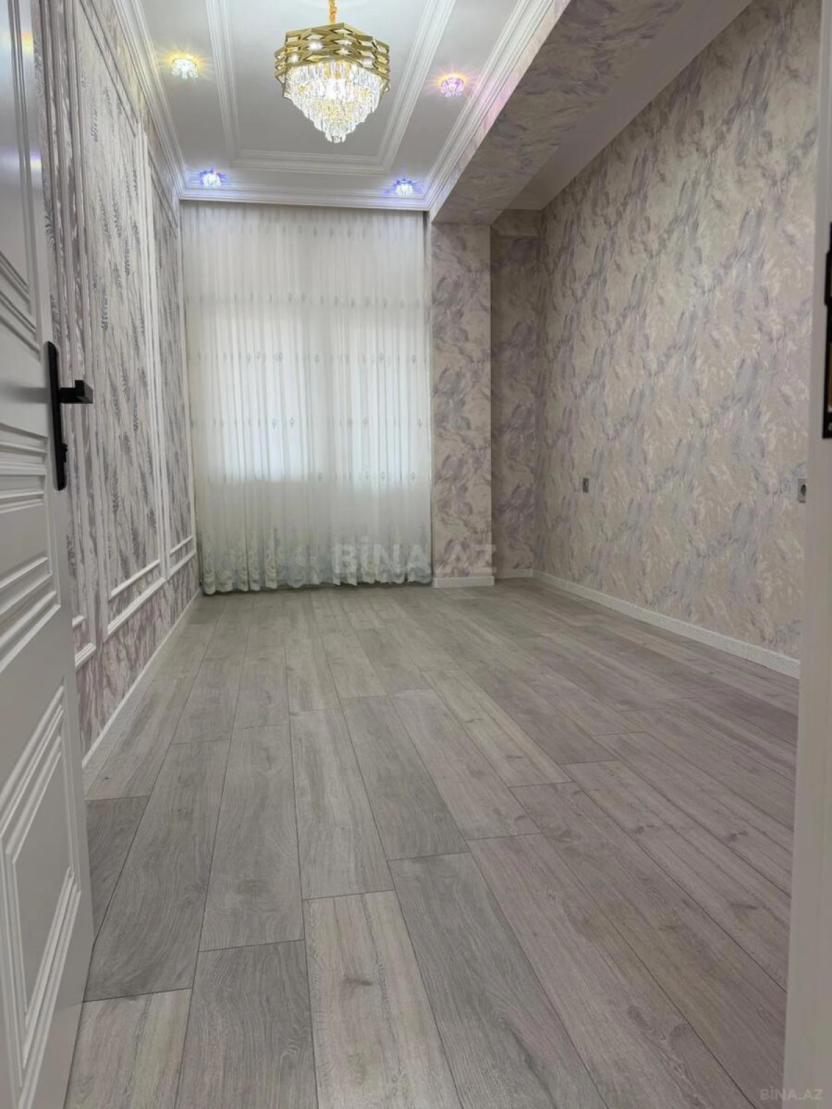 Satılır 3 otaqlı mənzil 97 m²