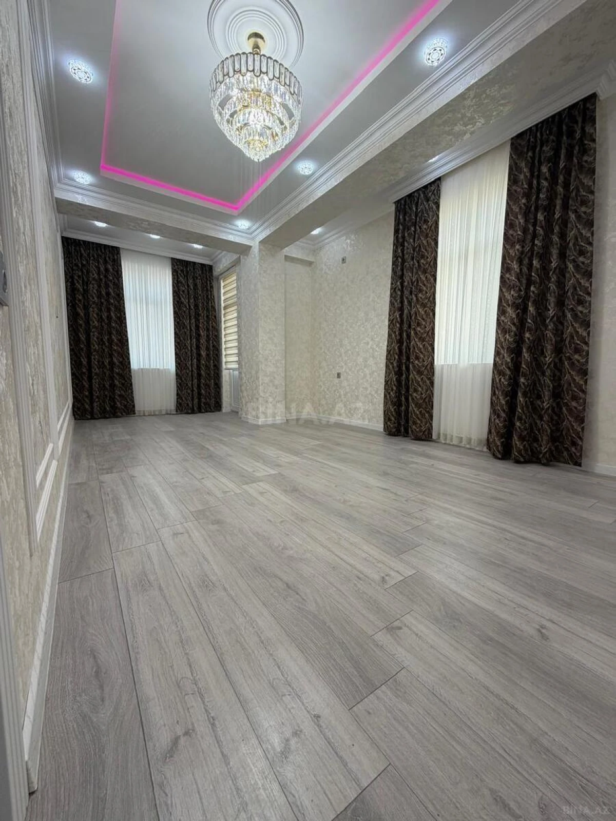 Satılır 3 otaqlı mənzil 97 m²