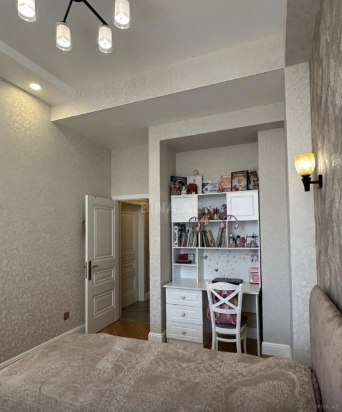 Satılır 3 otaqlı mənzil 105 m²