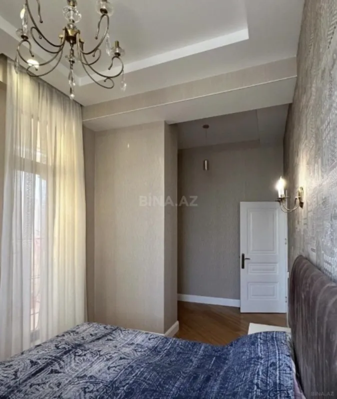 Satılır 3 otaqlı mənzil 105 m²