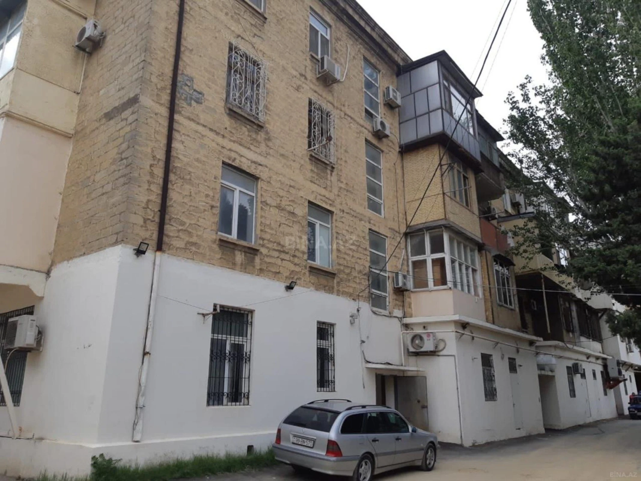 Satılır 2 otaqlı mənzil 63 m²