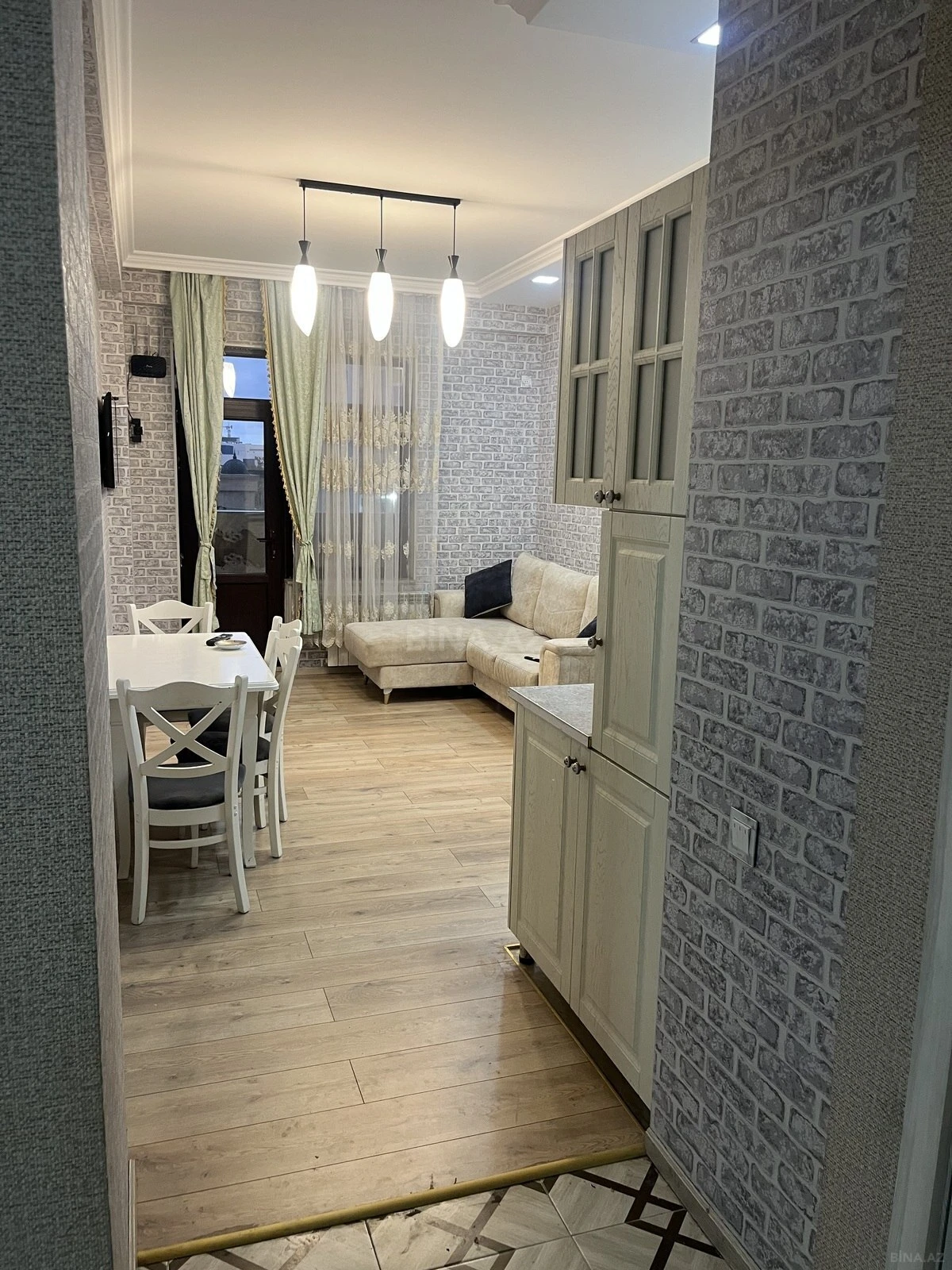 Kirayə verilir 2 otaqlı mənzil 64 m²