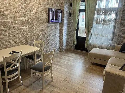 Kirayə verilir 2 otaqlı mənzil 64 m²