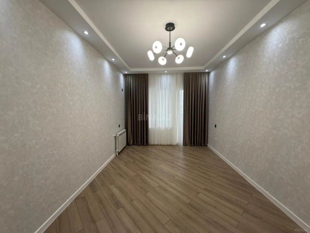Satılır 4 otaqlı mənzil 110 m²