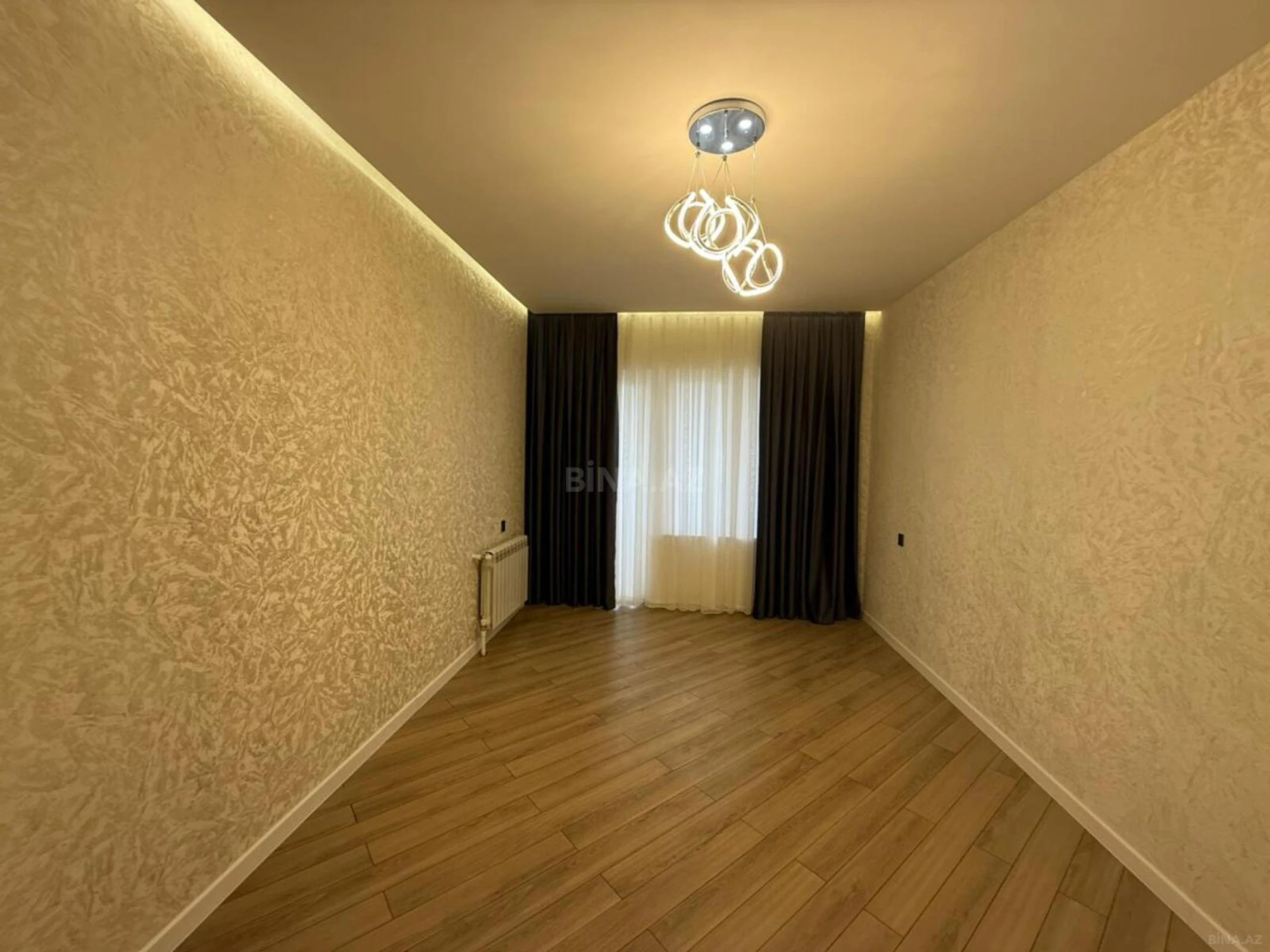 Satılır 4 otaqlı mənzil 110 m²
