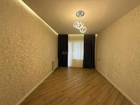 Satılır 4 otaqlı mənzil 110 m²