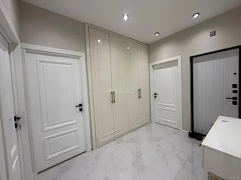 Satılır 4 otaqlı mənzil 110 m²