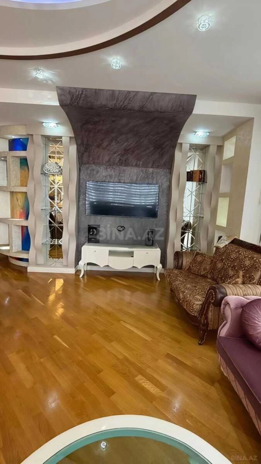 Satılır 4 otaqlı mənzil 185 m²