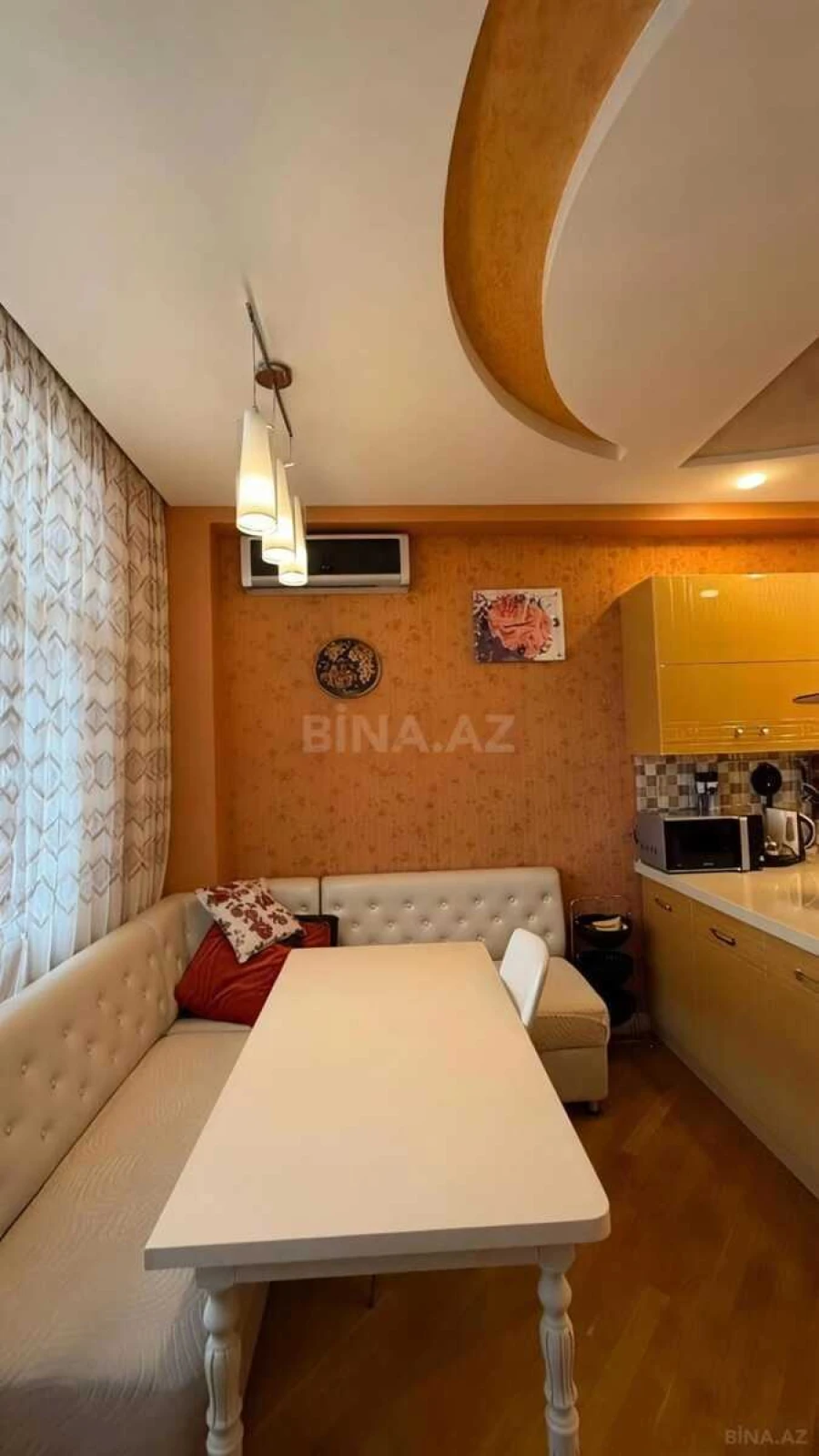 Satılır 4 otaqlı mənzil 185 m²