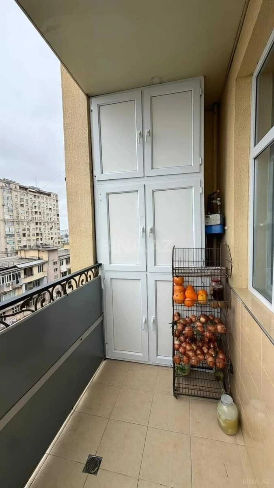 Satılır 4 otaqlı mənzil 185 m²