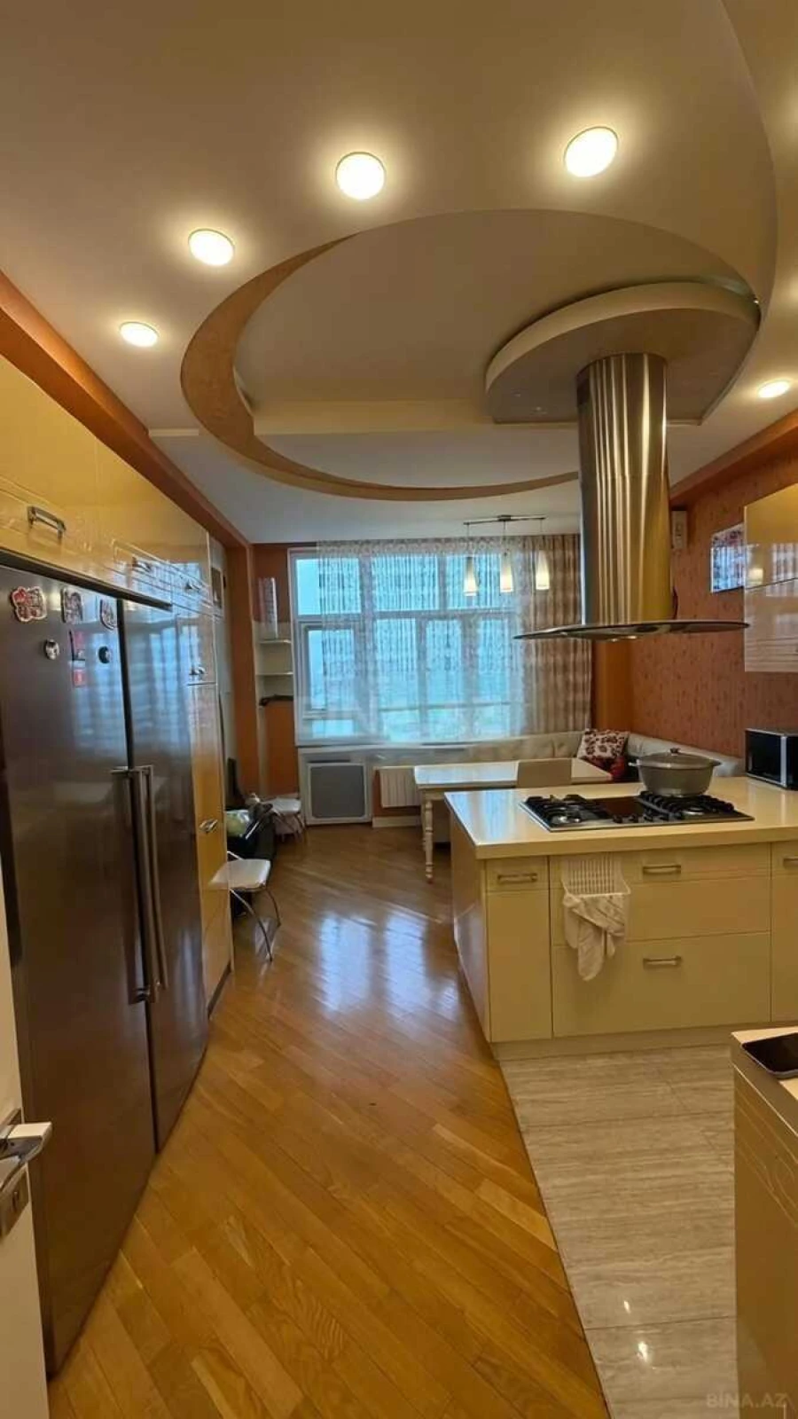 Satılır 4 otaqlı mənzil 185 m²