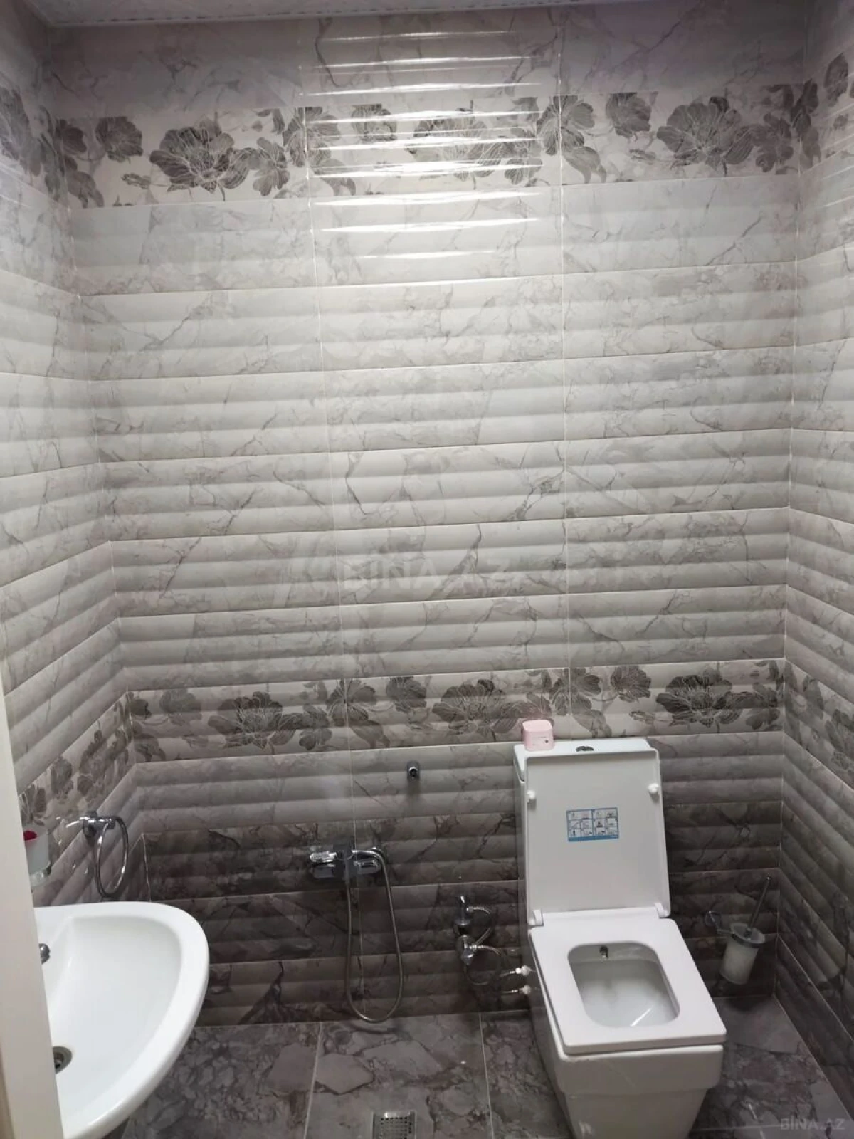 Kirayə verilir 3 otaqlı mənzil 121 m²