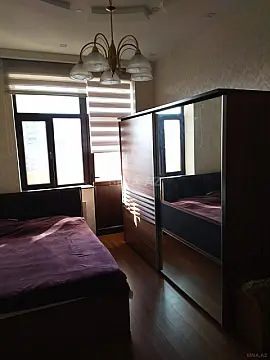 Kirayə verilir 3 otaqlı mənzil 121 m²