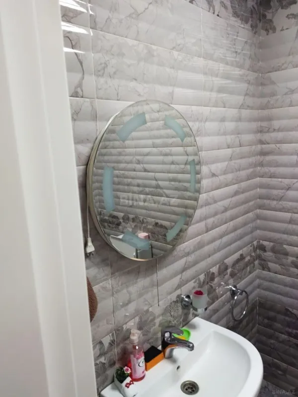 Kirayə verilir 3 otaqlı mənzil 121 m²