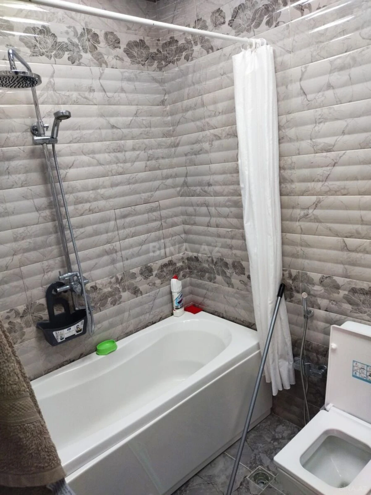 Kirayə verilir 3 otaqlı mənzil 121 m²