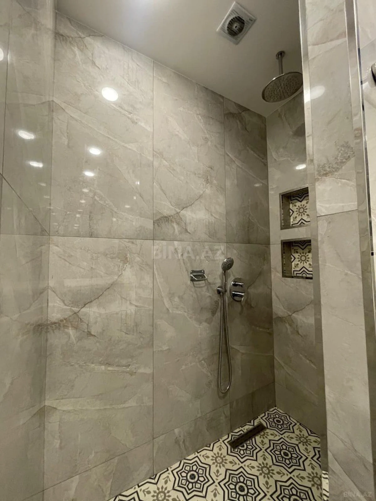 Satılır 3 otaqlı mənzil 90 m²