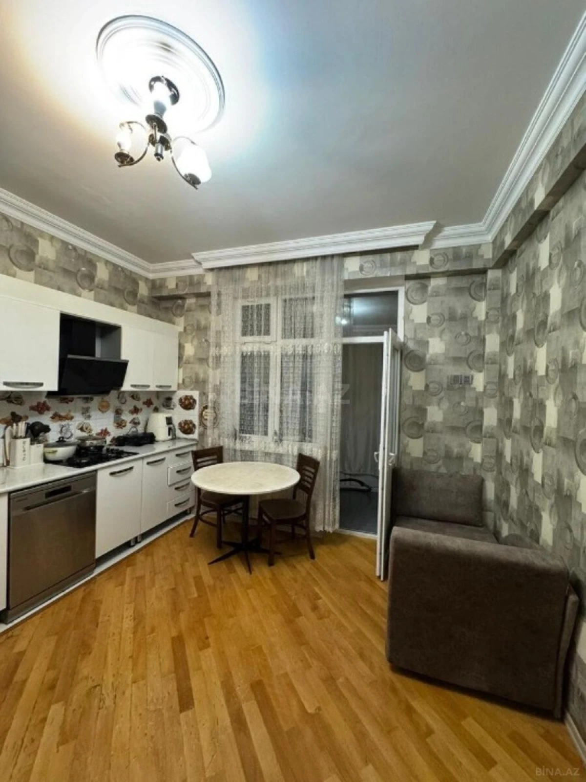 Satılır 2 otaqlı mənzil 85 m²