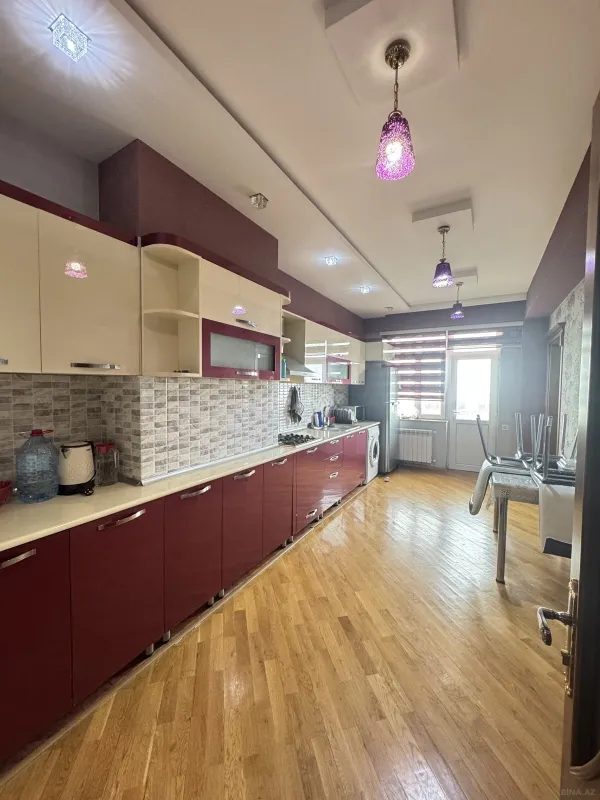 Kirayə verilir 3 otaqlı mənzil 110 m²
