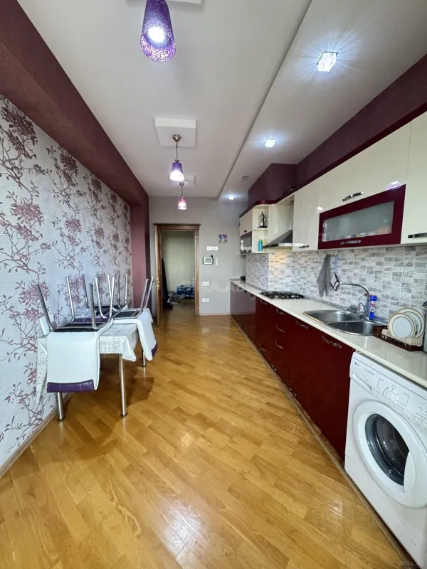Kirayə verilir 3 otaqlı mənzil 110 m²