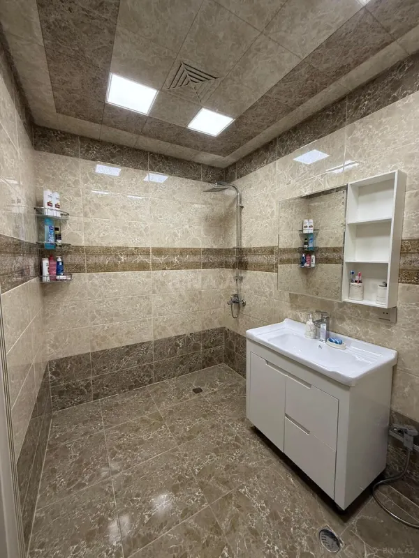 Satılır 2 otaqlı mənzil 83 m²