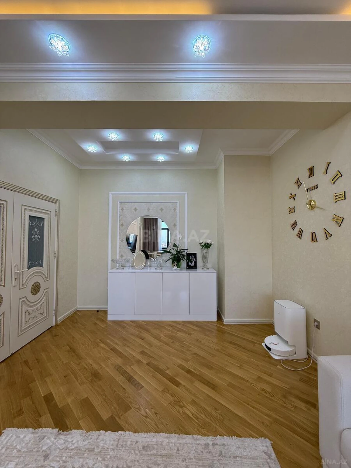 Satılır 2 otaqlı mənzil 83 m²
