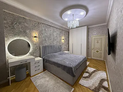 Satılır 2 otaqlı mənzil 83 m²